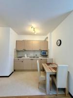 Appartamento con 1 Camera da Letto, Balcone e Vista Montagna 