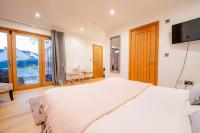 Highview House, Llandevaud - B&B Bishton