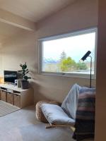 Newly renovated apartment by the sea - B&B