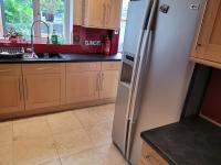The Holbein Three bedroom home near tilgate park private parking and garden - Chambres d'hôtes Crawley