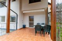 Apartment mit 2 Schlafzimmern und Terrasse