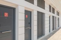 Dobo Málaga Perchel - B&B Málaga