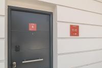 Dobo Málaga Perchel - B&B Málaga
