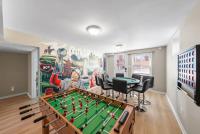 Massive 5 bedroom with hot tub Close to Plaza - B&B Kansas City