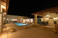 Loft d'exception 350m2 spacieux et lumineux avec piscine à 15 min de la mer - B&B Aimargues