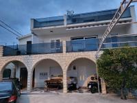 Apartments Villa Tanja - Bed and Breakfast Podstrana