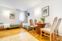 Vierbettzimmer mit eigenem Bad