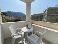 Apartment mit Balkon