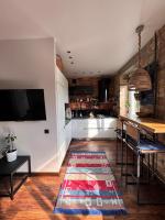 Loft Apartment Pechersk near Botanical - B&B Kyiv