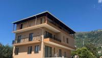 Riverside Villa - Ferienwohnung Tragjas