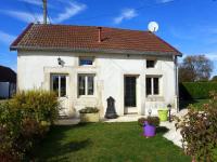 Maison de caractère avec jardin et terrasse, proche Langres - FR-1-611-39 - B&B Faverolles