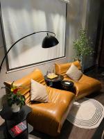 Saigon Healing Home - Black and white Studio - Tân Bình - B&B Ho Chi Minh City