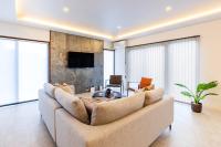 最大15名宿泊可 許田ICから車で15分 広々リビングの北部観光におすすめの施設 VILLA de MUI nago - B&B Nago