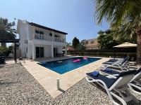 Villa Eden Palms, Coral-Bay, Pool - B&B Pégeia