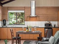 Nelson One-Bedroom Chalet with Spa Bath