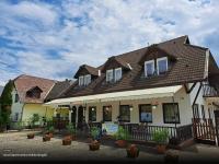 Dózsa Vendégház - B&B Balatonboglár