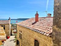 Miraluna - Village médiéval, calme, insolite, 6 personnes - Chambres d'hôtes Miramas