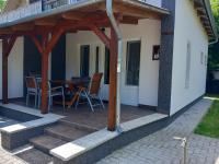 7 férőhelyes ház a tótól 15 m-re saját stéggel és csónakkal Balatonfenyvesen - Ferienwohnung Balatonfenyves