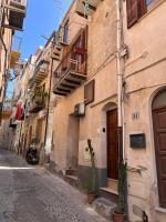 Sotto La Rocca - Casa vacanze a 5 minuti dal mare - Bed and Breakfast Cefalù