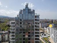 Sofia View - By Metro, Kids room, Sky Lounge Terrace, 2-Car Garage, Playground, BBQ, 24h Security - B&B