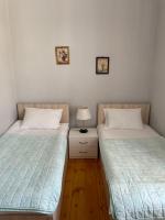 Habitación Doble con baño compartido - 2 camas