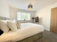 NEW Bungalow - near Quays - Ample Free Parking - Wi-Fi - Ferienwohnung Gloucester