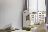 City View 2BR I Parking I King Bed I Workspace - B&B Dallas