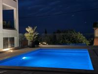 Appartamento con 2 Camere da Letto, Terrazza e Vista Mare