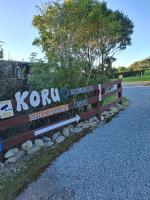 Koru Beachfront Holiday Cabins & Hot Tub - B&B