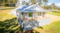 Coopers Lodge, Lovedale - A rural escape in the heart of wine country - B&B