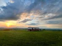 Mountaintop Panoramaview incl jacuzzi 06-09 Tomnatic Bihor - Ferienwohnung Vadu Crişului
