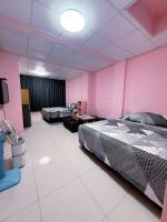 Quadruple Room with Private Bathroom