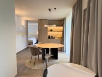 Queen Room with Spa Bath