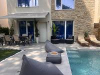 Gjiri Lalezit Swimming Pool Beach Villa - Chambres d’hôtes Lalëz