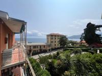 WELCOME RIVIERA Primavera 1A Vista mare- spazioso e comodo appartamento-2 bagni-wifi-aria condizionata in ogni stanza-garage a pagamento 15 euro al giorno - B&B Rapallo