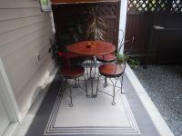 Clean and Quiet 2 bdr 2 bthr private entrance entire guests suite near Coquitlam Center mall and skytrain - Chambres d’hôtes Coquitlam