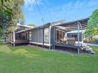 Mudjimba Beach Haven - Stroll to the Water - Bed and Breakfast Mudjimba