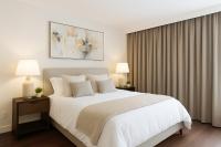 Bright and Modern 2BR Retreat in Prestigious Coal Harbour - B&B
