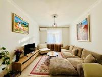 Boulevard Apartment Cozy Retreat with Easy Self-Check-Secure Lockbox Access - Bed and Breakfast Vlorë