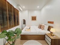 Zimmer mit Kingsize-Bett