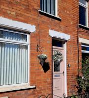 Connsbrook House- Stylish 2 Bed NITB approved close to city - B&B Belfast