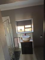 Deluxe Double Room (2 Adults + 1 Child)