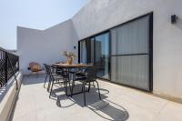 Stylish Side Seaview Penthouse By Quicktrips - B&B San Pawl il-Baħar