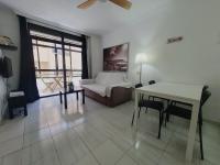 Alquilaencanarias-Medano Colon Center, near the beach - B&B El Médano