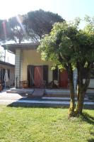 Casolare De Ranieri - appartamento in villa bifamiliare a 500m dal mare - B&B Marina di Massa