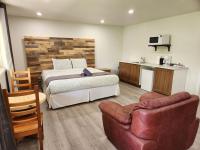 Alpenrose 100 King bed Hottub Mountains Views - B&B Golden