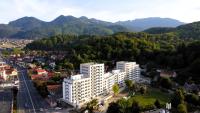 Mountain View Retreat Apartment - private parking - B&B Braşov
