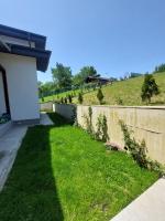 Yellow House - B&B Comarnic