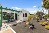 Apartamento BANDAMA nº 5, recién renovado, newly renovated bungalow, Los Pocillos, Tías - Chambres d’hôtes Puerto del Carmen
