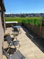Carol,s Place Bridgend, Porthcawl, Margam Park, Port Talbot, Swansea & Cardiff mins from J37 M4 sleeps 6 - Ferienwohnung Kenfig Hill